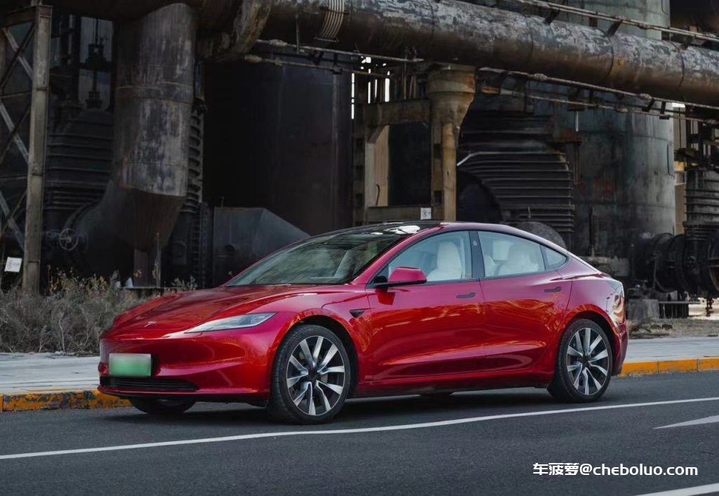 美国市场特斯拉 Model 3 长续航四驱版价格小幅下调