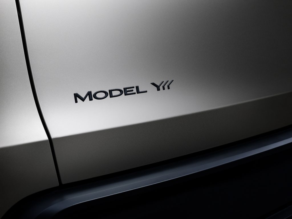 尾标亮了！特斯拉Model Y L外观正式公布：预估售价40万