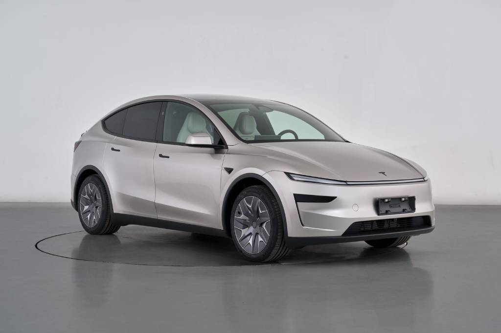 尾标亮了！特斯拉Model Y L外观正式公布：预估售价40万